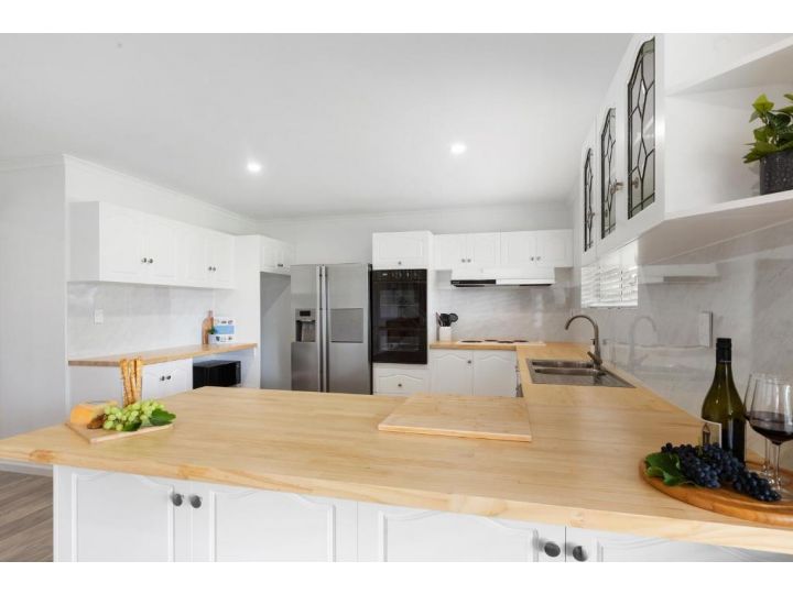 The Arches ~ Style, location and spacious living! Guest house, McLaren Vale - imaginea 12