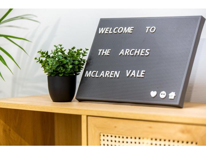The Arches ~ Style, location and spacious living! Guest house, McLaren Vale - imaginea 19