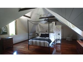 The Barn Guest house, Bangalow - 1
