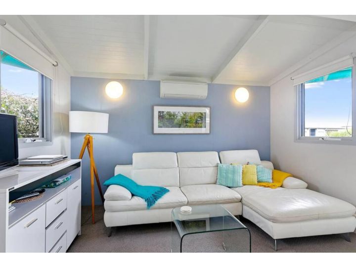 The Bay Beach Studio ~ Ocean View Guest house, Apollo Bay - imaginea 9