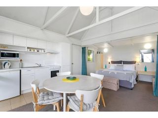 The Bay Beach Studio ~ Ocean View Guest house, Apollo Bay - 5