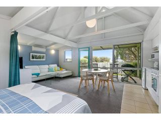 The Bay Beach Studio ~ Ocean View Guest house, Apollo Bay - 4