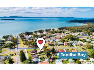 Modern 2 storey house, 2min walk to Beach, Nature walks & Games room Guest house, Lemon Tree Passage - 2