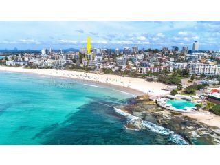 The Beach At Your Doorstep! Guest house, Caloundra - 4