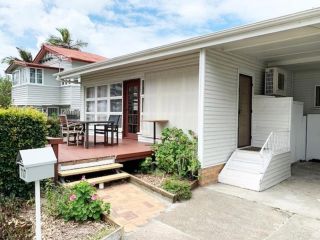 The Beach Cottage! Guest house, Bongaree - 1