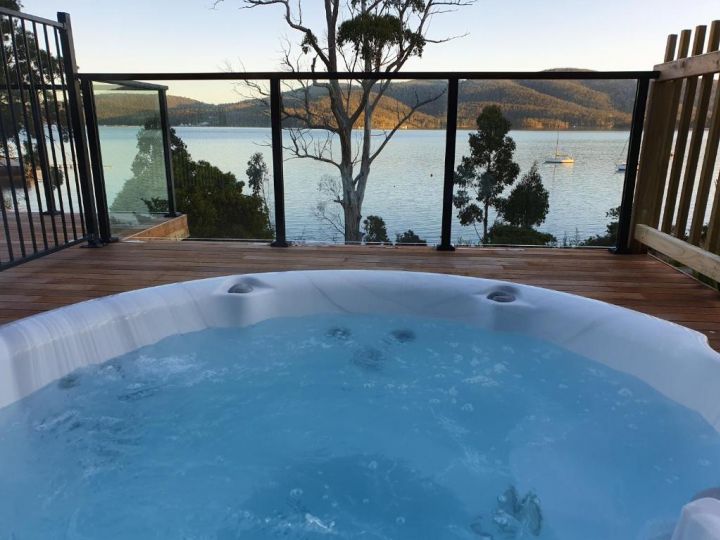 The Beach House- private jacuzzi and wood fire! Guest house, Dover - imaginea 8