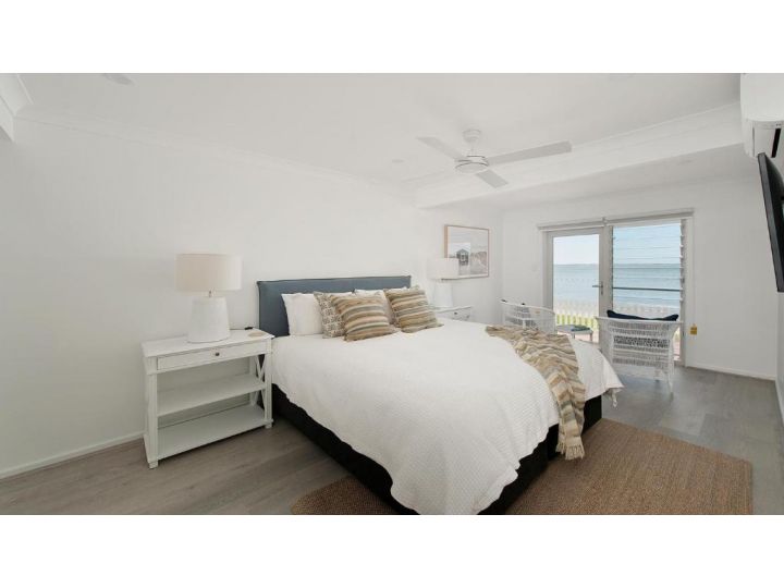 The Beach Shack on Wanda - Brand New Beachfront Luxury Guest house, Salamander Bay - imaginea 11