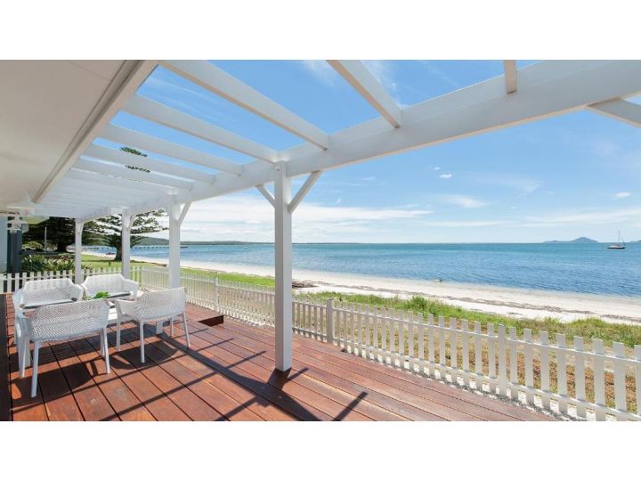 The Beach Shack on Wanda - Brand New Beachfront Luxury Guest house, Salamander Bay - imaginea 7