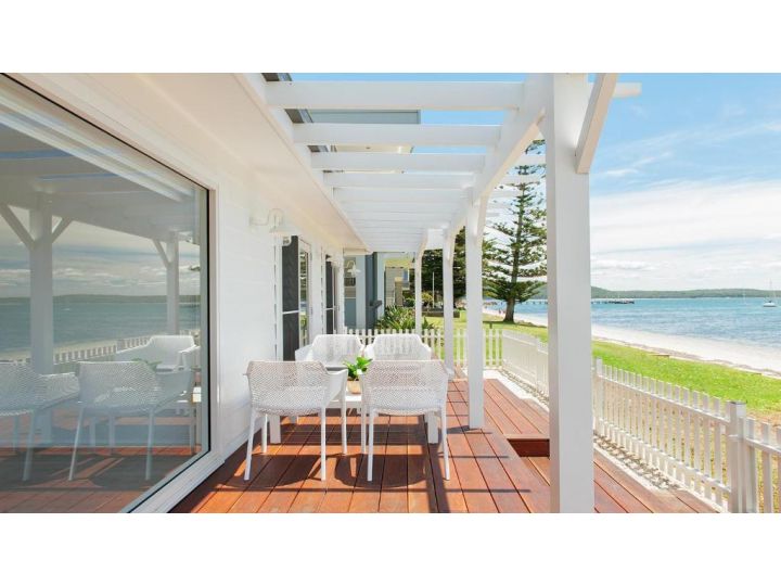 The Beach Shack on Wanda - Brand New Beachfront Luxury Guest house, Salamander Bay - imaginea 5