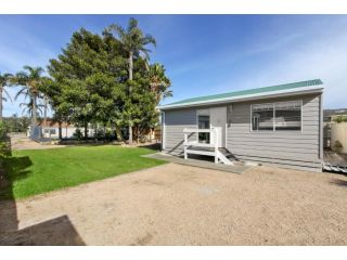 The Beaches on Lakes Cottage Guest house, Lakes Entrance - 1