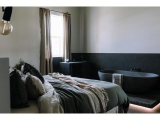 The Benev - Wellness Accommodation and Spa Beechworth Hotel, Beechworth - 2