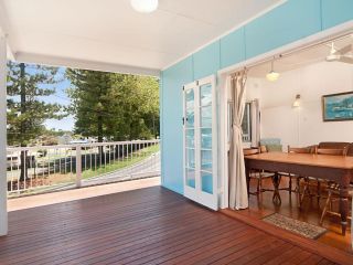 The Blue House - flat walk to river and beach Guest house, Yamba - 2