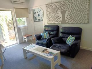 The Boathouse a 3 Bedroom House Guest house, Narooma - 5