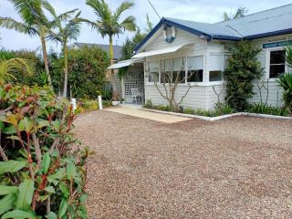The Boathouse a 3 Bedroom House Guest house, Narooma - 3
