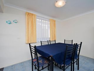 The Breakers, 16B Government Road Apartment, Shoal Bay - 3