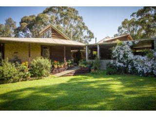 The Burrow at Wombat Bend Villa, Dixons Creek - 3