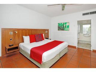 Ramada By Wyndham Cairns City Centre Hotel, Cairns - 2