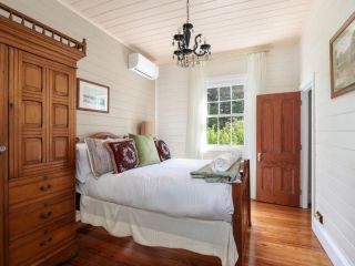 The Coach House Guest house, Mount Victoria - 4