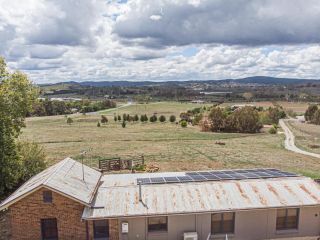 The Daydawn Dairy - Perched High, Simple Living & What a View! Guest house, Orange - 2