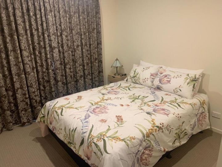 The Deluxe Holiday Guest house, Portarlington - imaginea 9