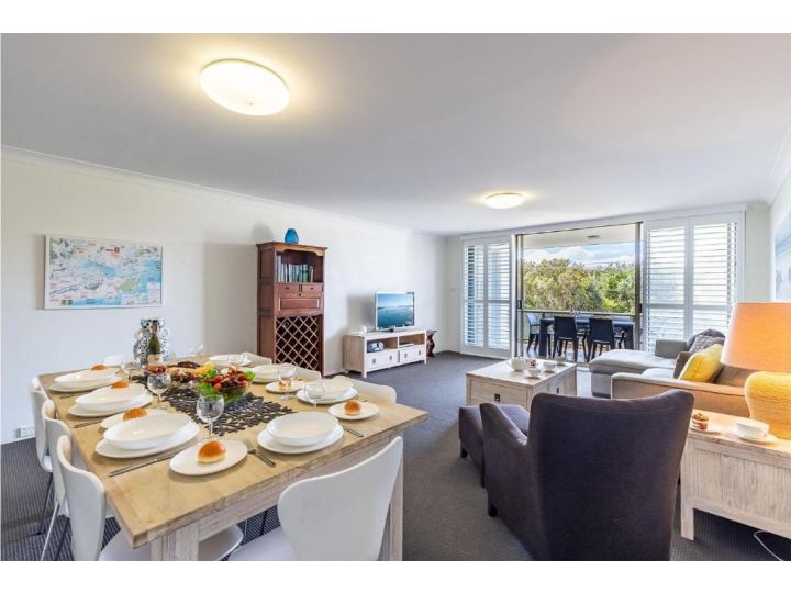 The Dunes15 38 Marine Dr fabulous unit with pool tennis court and across the road to the beach Apartment, Fingal Bay - imaginea 2