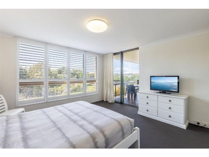 The Dunes15 38 Marine Dr fabulous unit with pool tennis court and across the road to the beach Apartment, Fingal Bay - imaginea 10
