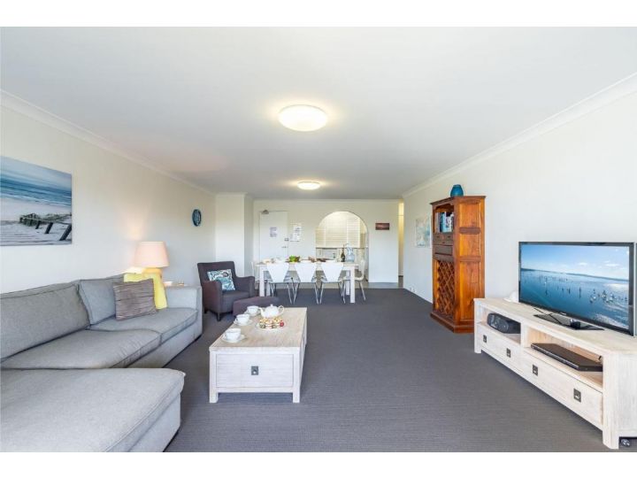 The Dunes15 38 Marine Dr fabulous unit with pool tennis court and across the road to the beach Apartment, Fingal Bay - imaginea 3