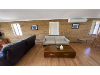 The Essex Guest house, Jurien Bay - 3