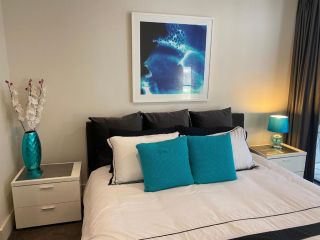 The Gallery Luxe 1 BR Executive Apartment in the heart of Braddon Wine Secure Parking WiFi Apartment, Canberra - 4