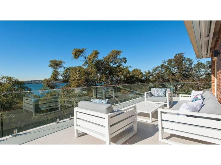 The Family Entertainer - with sweeping water views Guest house, Salamander Bay - imaginea 5