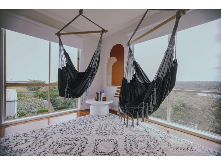 The Hangout KING BEDS Hammock Chairs with a View Guest house, Australia - imaginea 2