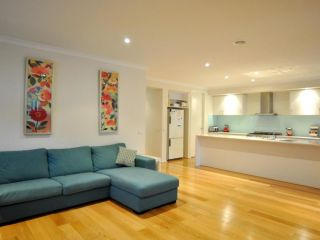 THE HAVEN - SURF SIDE Guest house, Inverloch - 1