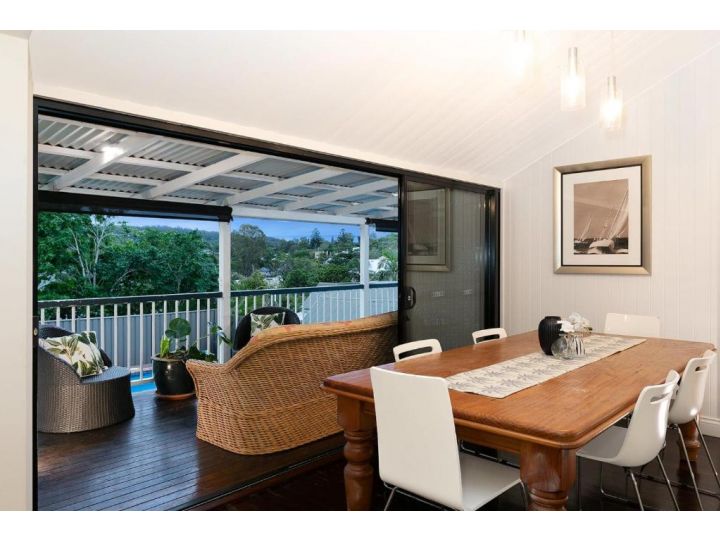 The Indooroopilly Queenslander - 4 Bedroom Family Home - Private Pool - Wifi - Netflix Guest house, Brisbane - imaginea 19