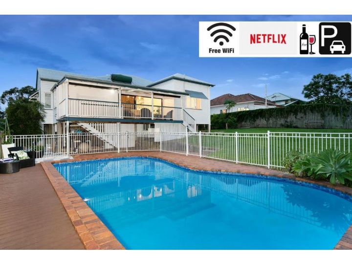 The Indooroopilly Queenslander - 4 Bedroom Family Home - Private Pool - Wifi - Netflix Guest house, Brisbane - imaginea 2