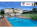 The Indooroopilly Queenslander - 4 Bedroom Family Home - Private Pool - Wifi - Netflix Guest house, Brisbane - thumb 2
