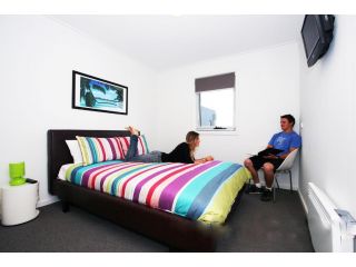 The Island Accommodation Hostel, Victoria - 2