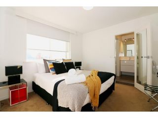 The Ivy - Long Stay Rates, Parking, Balcony Guest house, Melbourne - 1