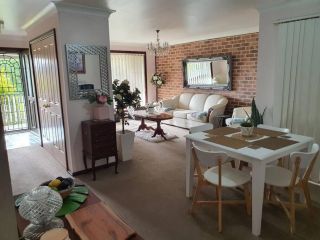 The Junction Estate COOL CALM COZY A Home N Host Property Guest house, New South Wales - 2