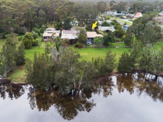 The Lake House at Erowal Bay 4pm Check Out Sundays Guest house, Erowal Bay - 1