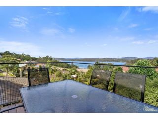 The Lake House and Apartment Merimbula Guest house, Merimbula - 1