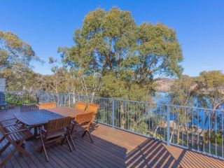 The Lakefront 69 Townsend Street Guest house, Jindabyne - 1