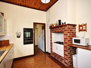 The Lakes Cottage Guest house, Tea Gardens - 5