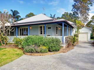 The Lakes Cottage Guest house, Tea Gardens - 2