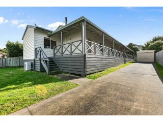 The Landcastle ~Family Holiday Home~Corporate Wifi Guest house, Apollo Bay - 4
