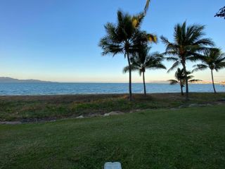 Lighthouse Apartments on The Strand - Penthouse Apartment, Townsville - 3