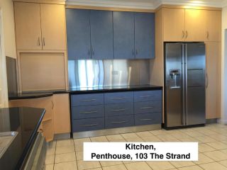 Lighthouse Apartments on The Strand - Penthouse Apartment, Townsville - 5
