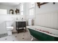The Little School House Guest house, Hepburn Springs - thumb 12