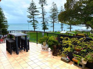 Samudr on Seaview At Moffat Beach - Across From Moffat Beach - Incredible Ocean Views Apartment, Caloundra - 5