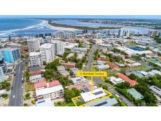 The Lookout Holiday Home, Beautiful Views! Guest house, Caloundra - 1