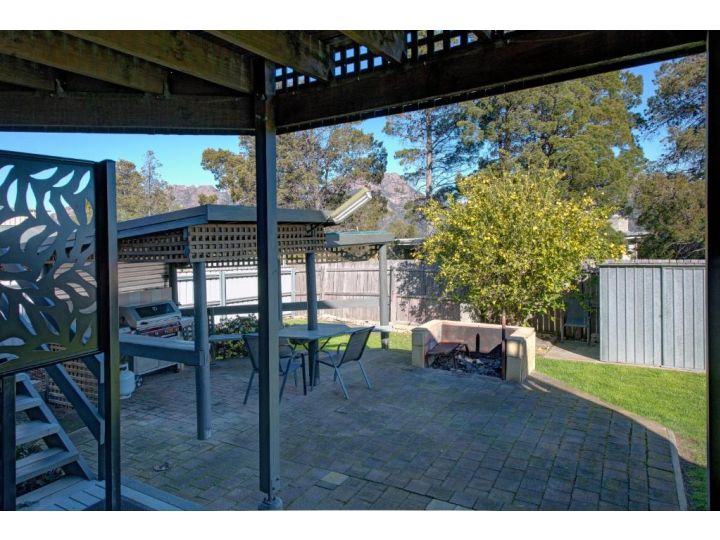 The Lookout ~ Large family house with views Guest house, Coles Bay - imaginea 8